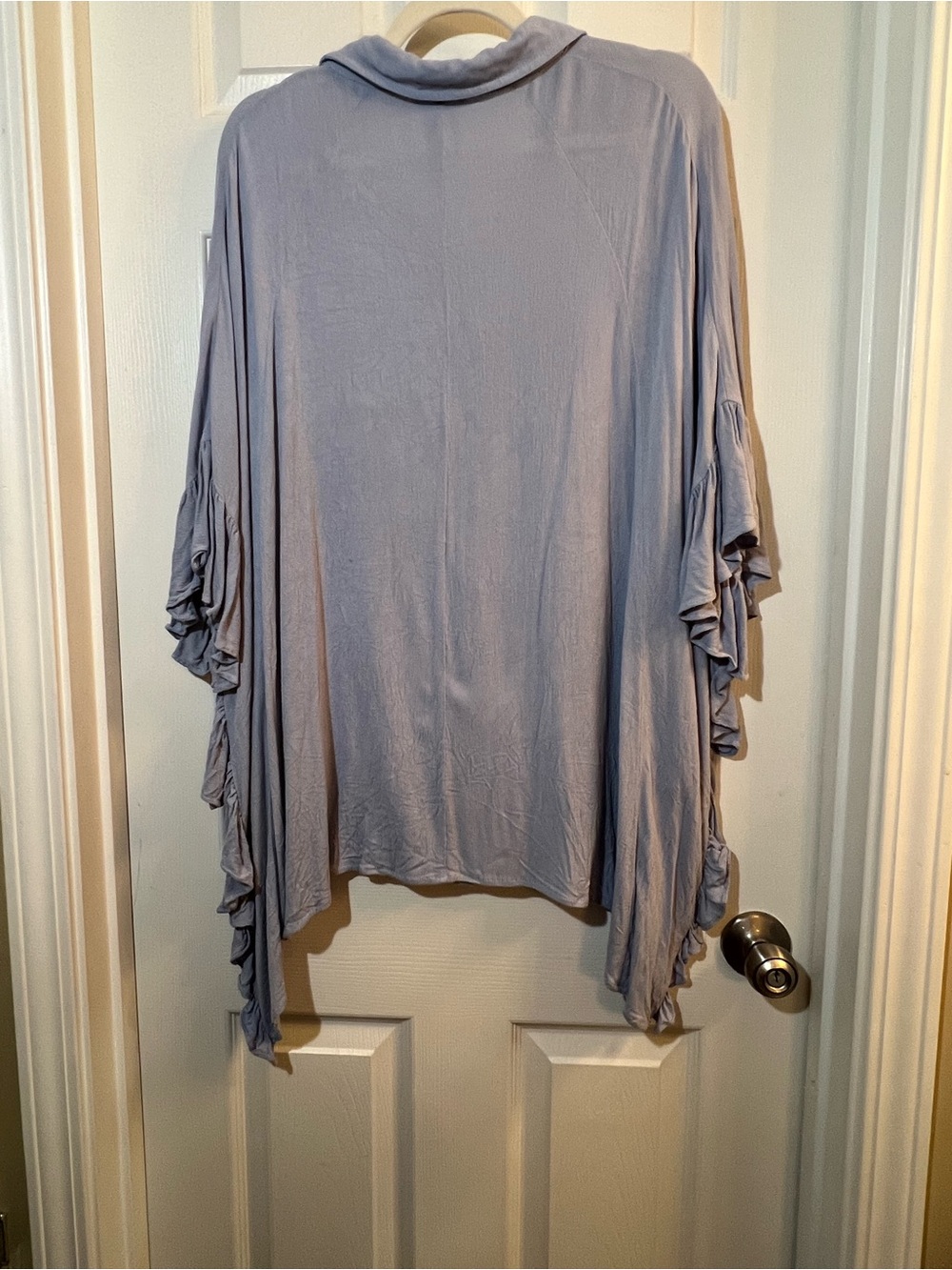 🦋 Heyson Flowy Light blue Button-Down Shirt with Ruffled Sleeves size large - Picture 4 of 4